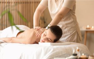 Thêm bạc hà vào dầu massage của bạn