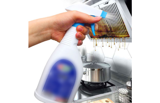 XỊT TẨY DẦU MỠ HÓA CHẤT: SẠCH NHANH – ĐỔI LẠI ĐIỀU GÌ?